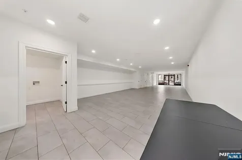 420 18th Avenue Newark NJ 07108