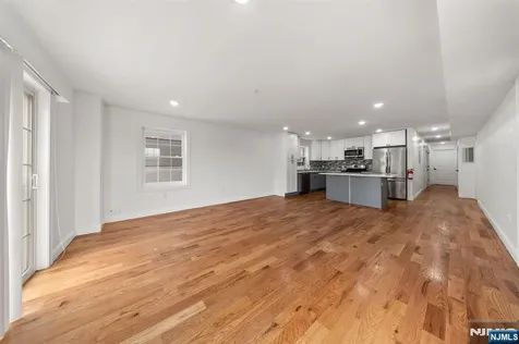 420 18th Avenue Newark NJ 07108