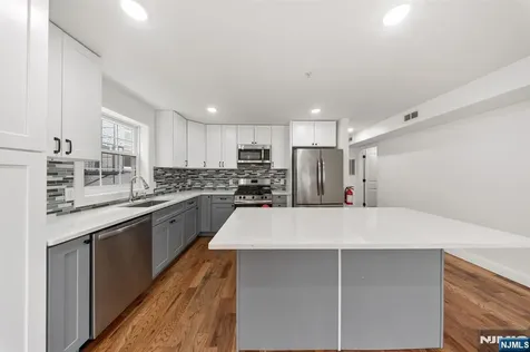 420 18th Avenue Newark NJ 07108