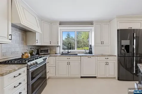 38 Trautwein Crescent Closter NJ 07624