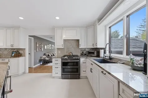 38 Trautwein Crescent Closter NJ 07624