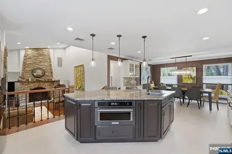 38 Trautwein Crescent Closter NJ 07624