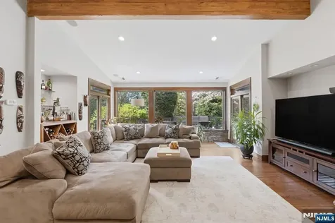 38 Trautwein Crescent Closter NJ 07624