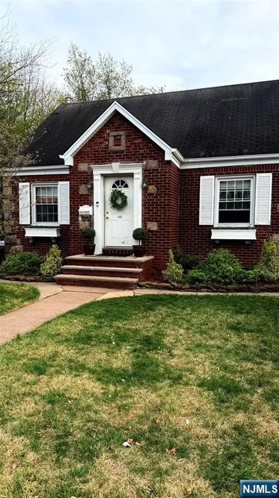40 Strathmore Terrace Saddle Brook NJ 07663