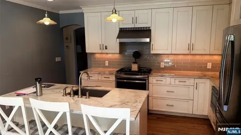 40 Strathmore Terrace Saddle Brook NJ 07663