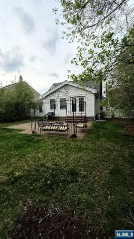 40 Strathmore Terrace Saddle Brook NJ 07663