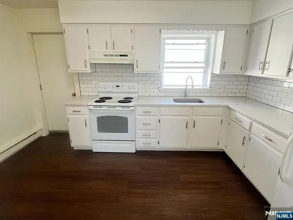 25 Houston Street Newark NJ 07105