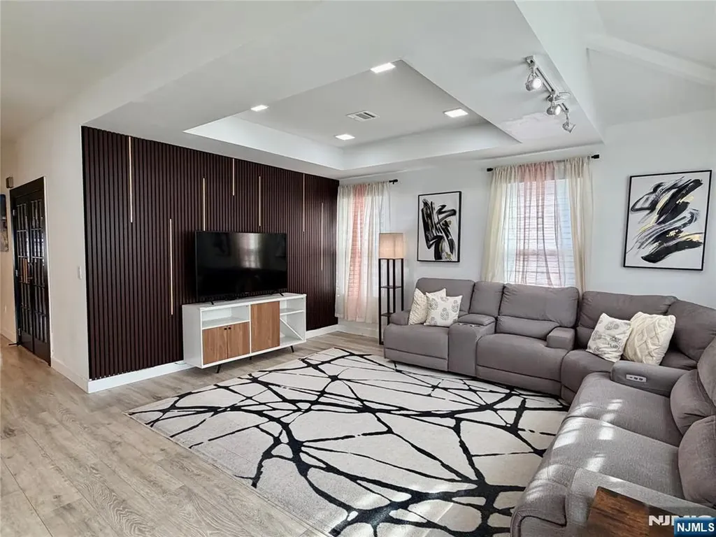 84 Center Avenue Little Falls NJ 07424
