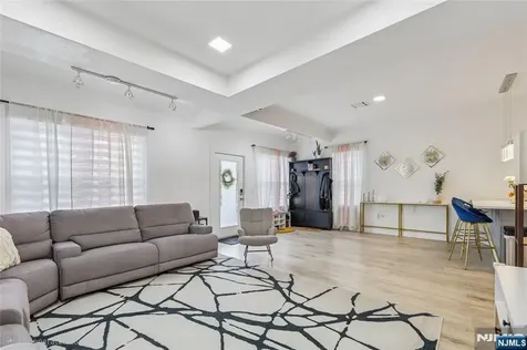 84 Center Avenue Little Falls NJ 07424