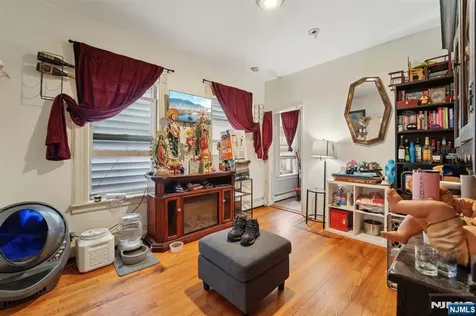 6 4th Street Passaic NJ 07055