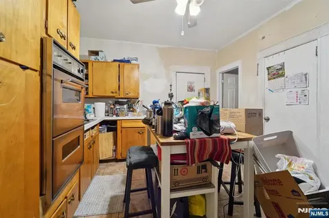 6 4th Street Passaic NJ 07055