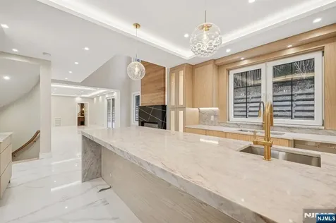 25 Macarthur Avenue Closter NJ 07624