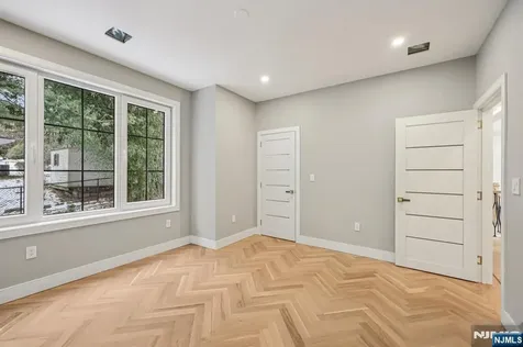 25 Macarthur Avenue Closter NJ 07624