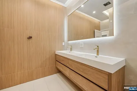 25 Macarthur Avenue Closter NJ 07624