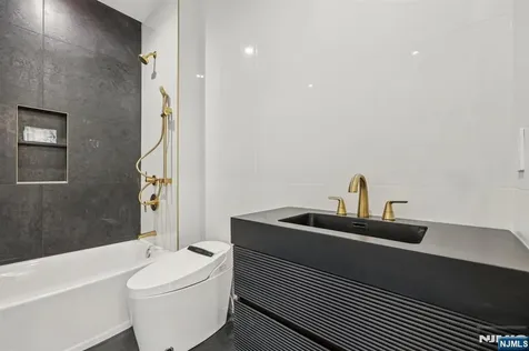 25 Macarthur Avenue Closter NJ 07624