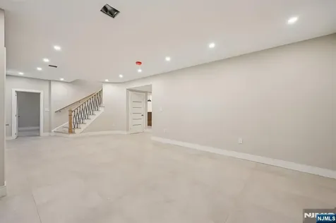25 Macarthur Avenue Closter NJ 07624