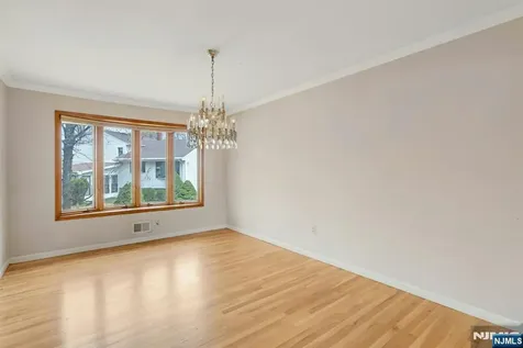9 Hemlock Drive Paramus NJ 07652