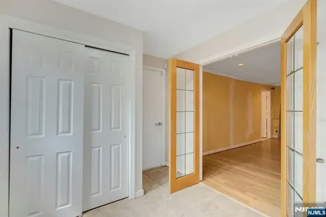 9 Hemlock Drive Paramus NJ 07652
