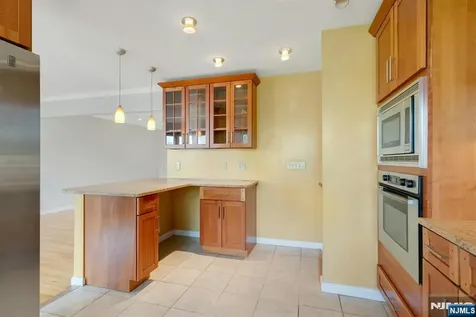9 Hemlock Drive Paramus NJ 07652