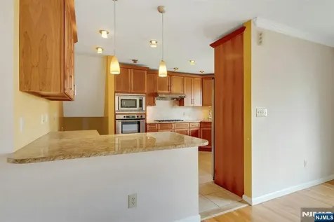 9 Hemlock Drive Paramus NJ 07652