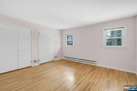 9 Hemlock Drive Paramus NJ 07652