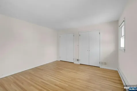 9 Hemlock Drive Paramus NJ 07652
