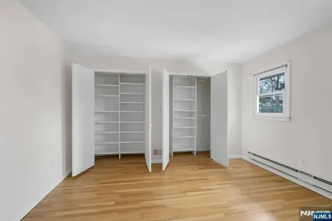 9 Hemlock Drive Paramus NJ 07652
