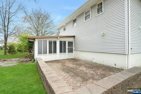 9 Hemlock Drive Paramus NJ 07652