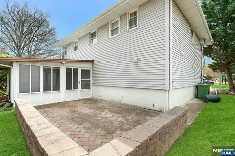 9 Hemlock Drive Paramus NJ 07652