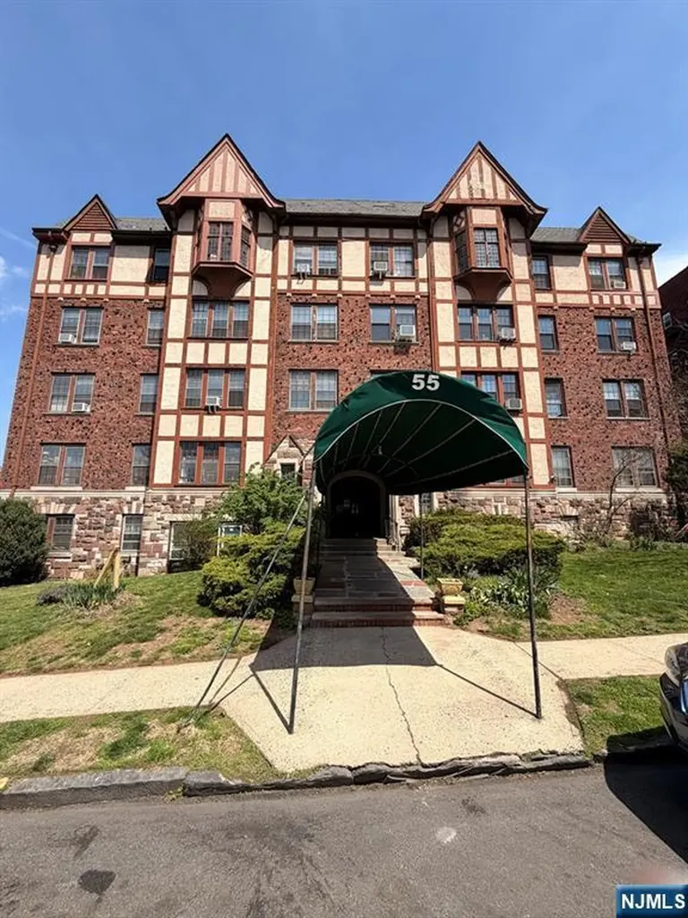 55 Randolph Place Orange NJ 07052