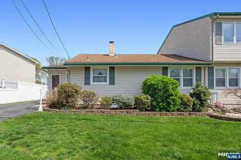 17 Obal Avenue Elmwood Park NJ 07407