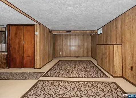 17 Obal Avenue Elmwood Park NJ 07407