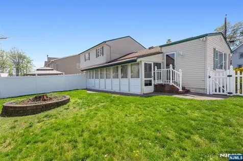 17 Obal Avenue Elmwood Park NJ 07407