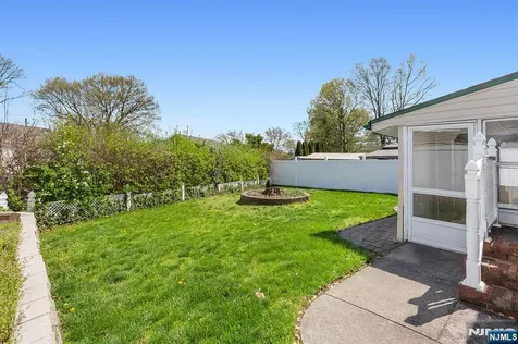 17 Obal Avenue Elmwood Park NJ 07407