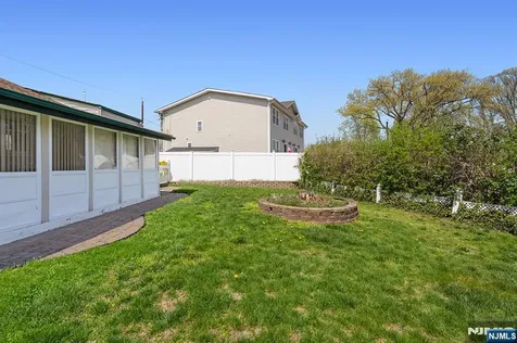 17 Obal Avenue Elmwood Park NJ 07407