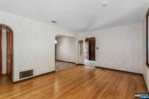 17 Obal Avenue Elmwood Park NJ 07407