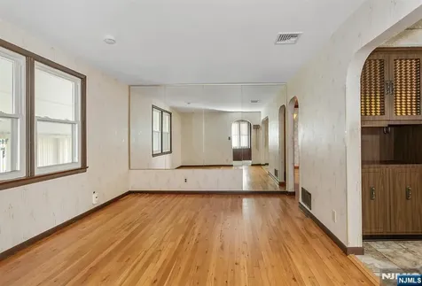 17 Obal Avenue Elmwood Park NJ 07407