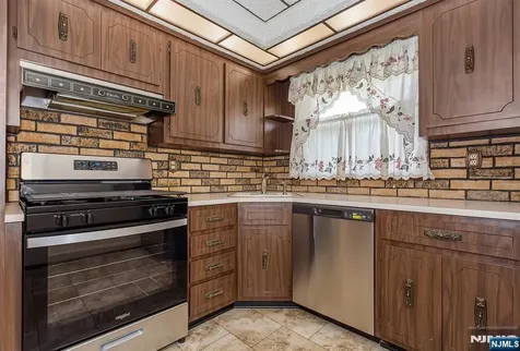 17 Obal Avenue Elmwood Park NJ 07407