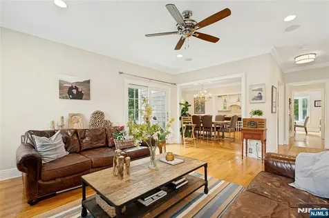 512 Spring Avenue Ridgewood NJ 07450