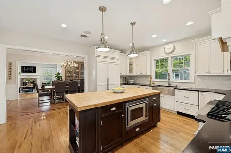 512 Spring Avenue Ridgewood NJ 07450