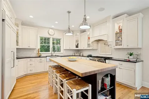 512 Spring Avenue Ridgewood NJ 07450