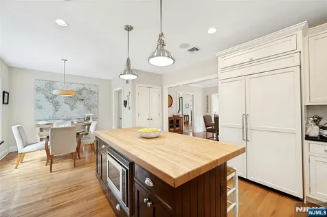 512 Spring Avenue Ridgewood NJ 07450