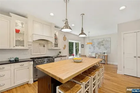 512 Spring Avenue Ridgewood NJ 07450