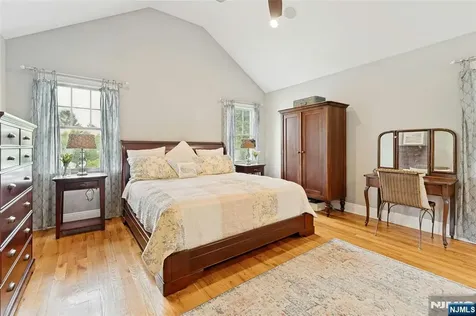 512 Spring Avenue Ridgewood NJ 07450