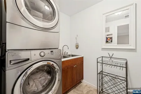 512 Spring Avenue Ridgewood NJ 07450