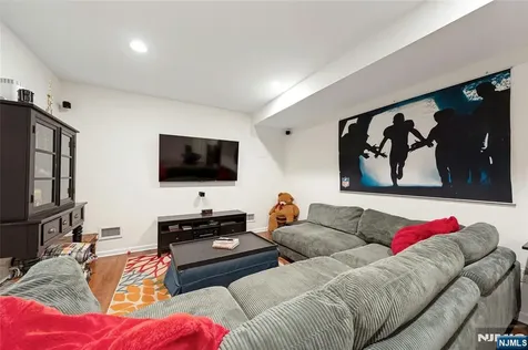 512 Spring Avenue Ridgewood NJ 07450
