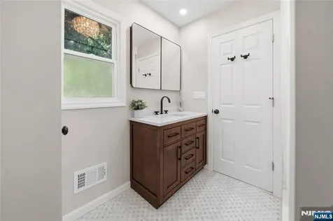 3 Osborne Court Mahwah NJ 07430