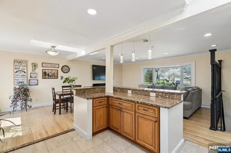 115 Birchwood Terrace Wayne NJ 07470