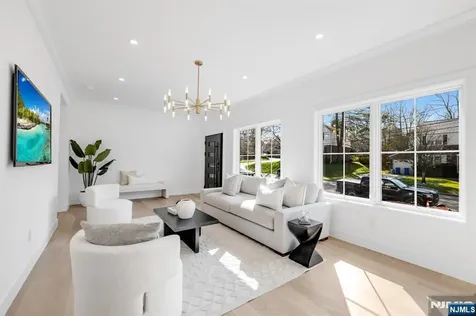 12 Cameron Road Tenafly NJ 07670