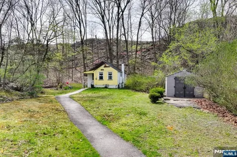 102 Greenwood Avenue Wanaque NJ 07420